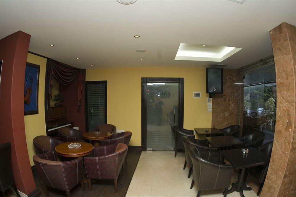 Mozart Hotel Бейрут Экстерьер фото